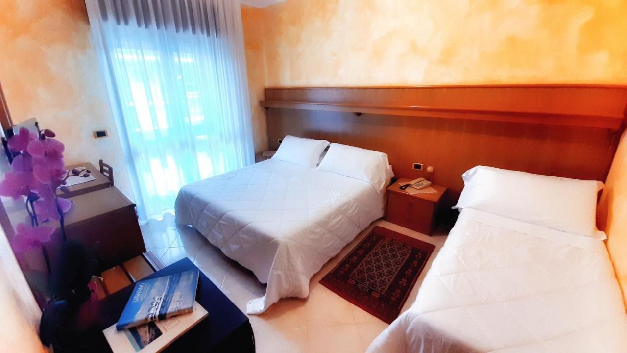 Hotel & Wellness Fra I Pini Lignano Sabbiadoro Zewnętrze zdjęcie