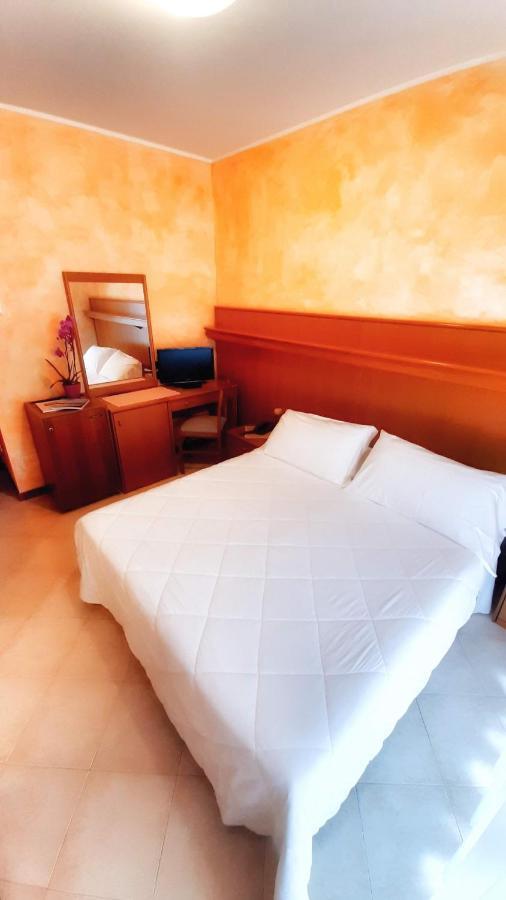 Hotel & Wellness Fra I Pini Lignano Sabbiadoro Zewnętrze zdjęcie