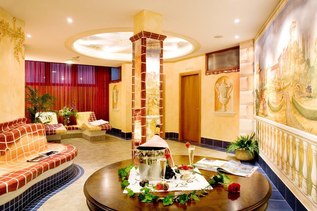 Hotel & Wellness Fra I Pini Lignano Sabbiadoro Zewnętrze zdjęcie