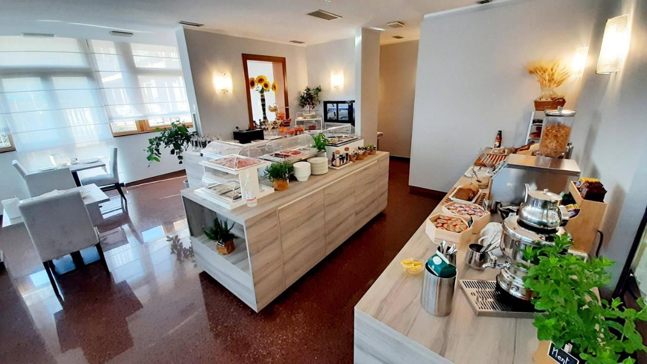 Hotel & Wellness Fra I Pini Lignano Sabbiadoro Zewnętrze zdjęcie