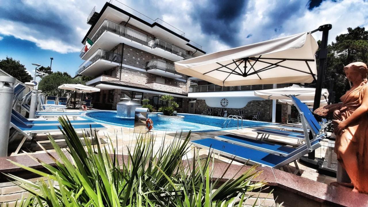Hotel & Wellness Fra I Pini Lignano Sabbiadoro Zewnętrze zdjęcie