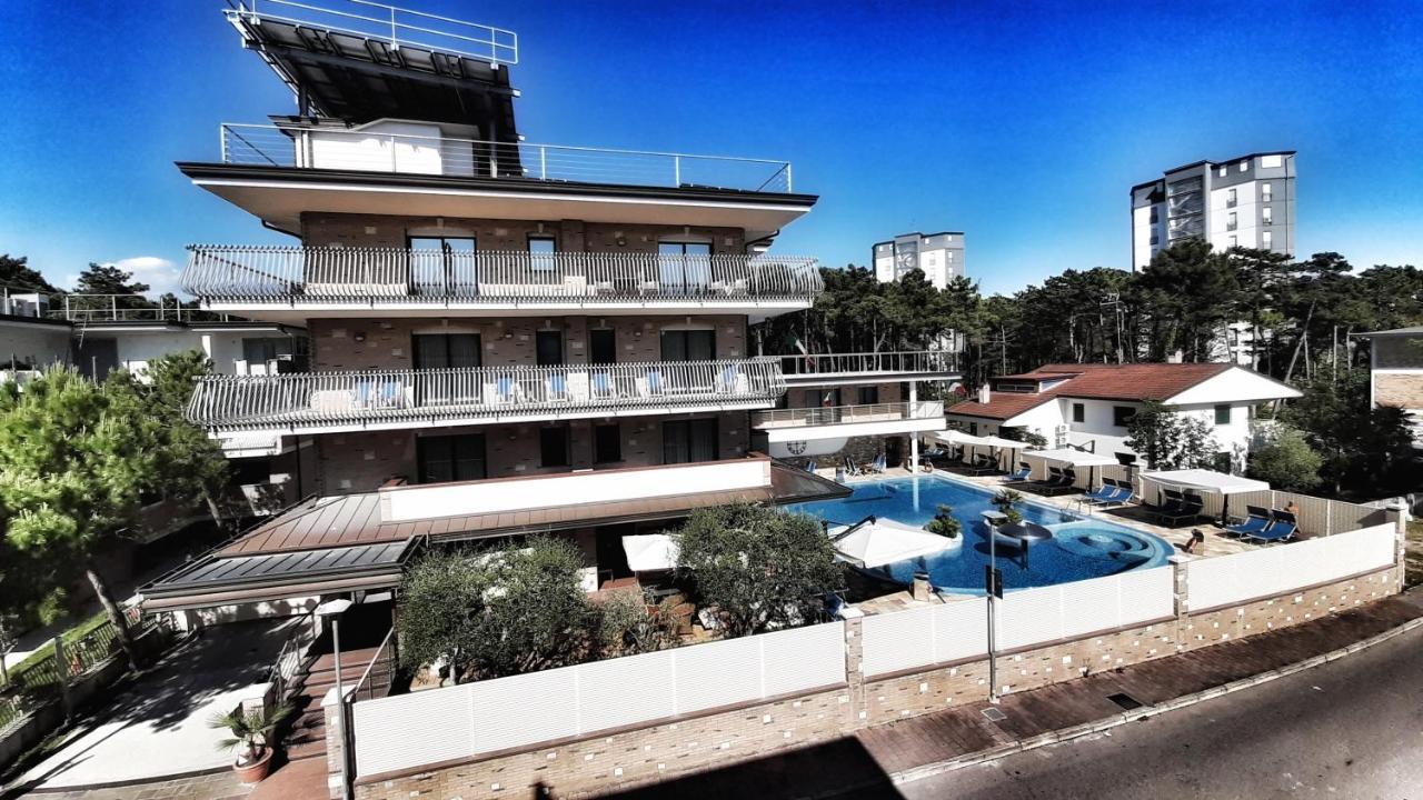 Hotel & Wellness Fra I Pini Lignano Sabbiadoro Zewnętrze zdjęcie
